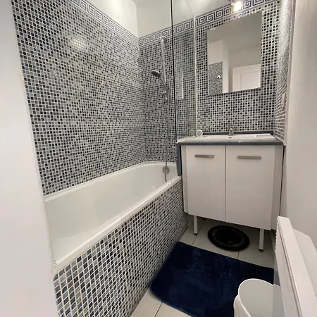 T2 Bord De Piscine 2025 아파트